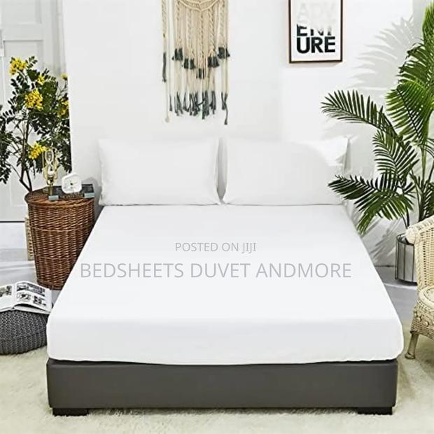 1 Fitted Sheet With 2 Pillow Cases · Photo 1