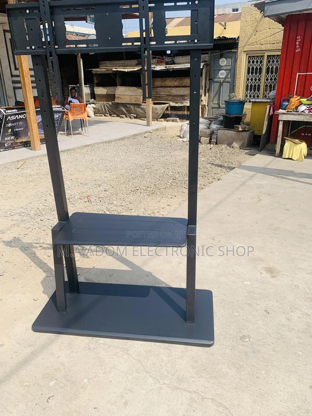 University Mobile Cart for Tv Between 32”-75” · Photo 1