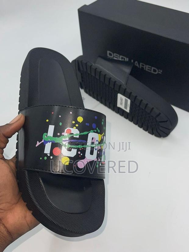 DSQUARED2 Unisex Slides/Slippers · Photo 1
