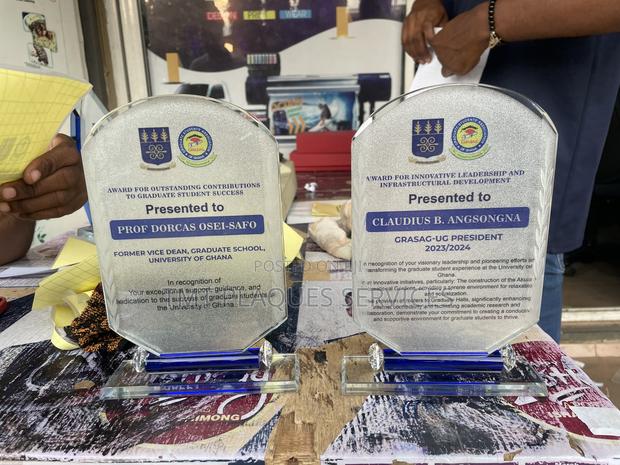 Gold Crystal Plaque · Photo 3