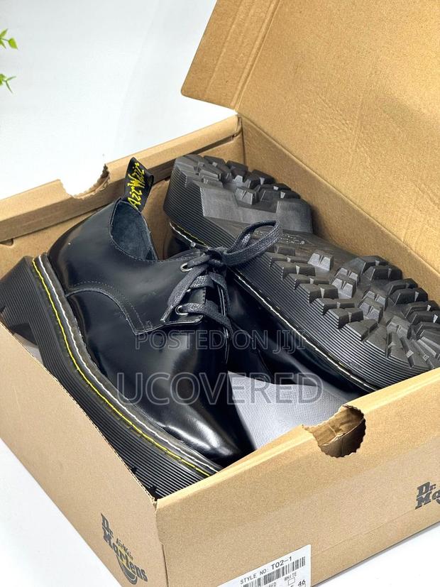 Dr Martens Real Leather Boots · Photo 4