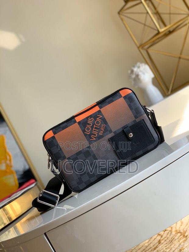 Luxury Leather Side/Shoulder Bags · Photo 6