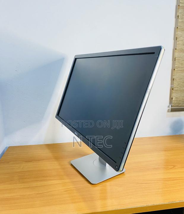 27 Inches Dell Monitor Uhd (3840 X 2160) · Photo 3