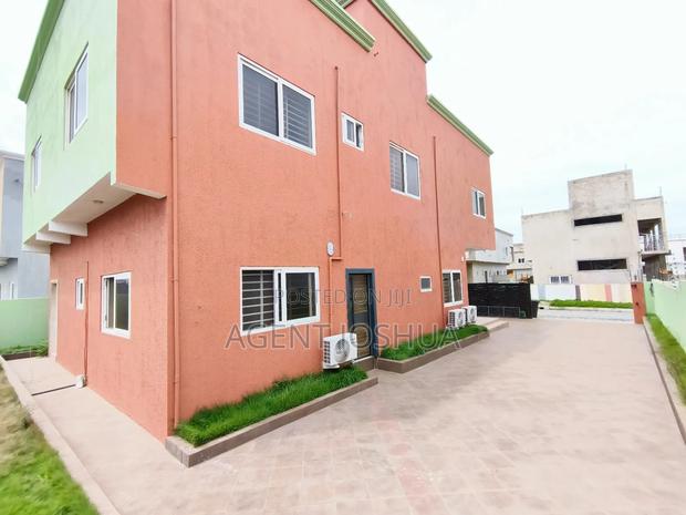 4bdrm House in Manet Court Estate, Airport Residential Area for rent · Photo 3
