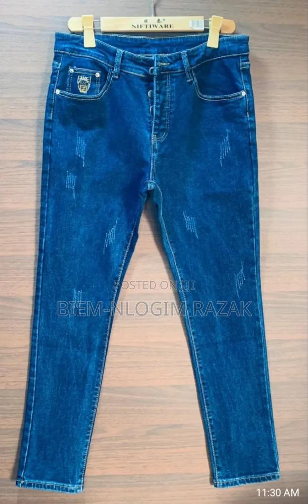 High Quality Luiz Vuitton N Armani Plain Jeans Available · Photo 1