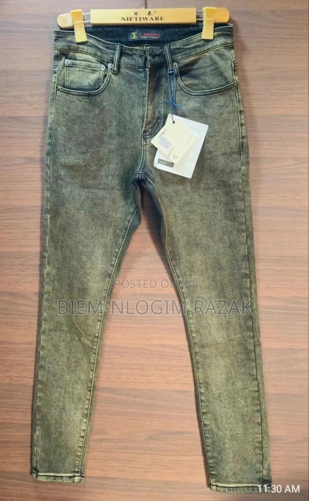 High Quality Luiz Vuitton N Armani Plain Jeans Available · Photo 4