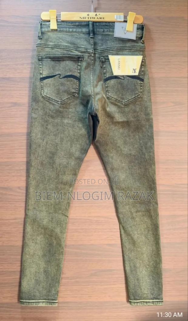 High Quality Luiz Vuitton N Armani Plain Jeans Available · Photo 3
