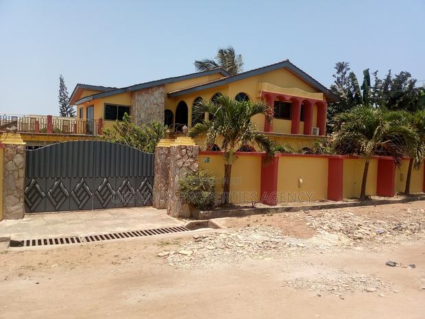 Furnished 7bdrm House in Accra for sale · Photo 3