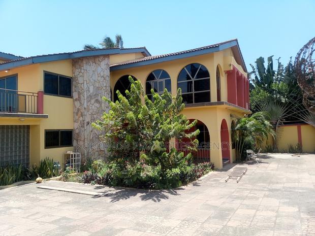 Furnished 7bdrm House in Accra for sale · Photo 5