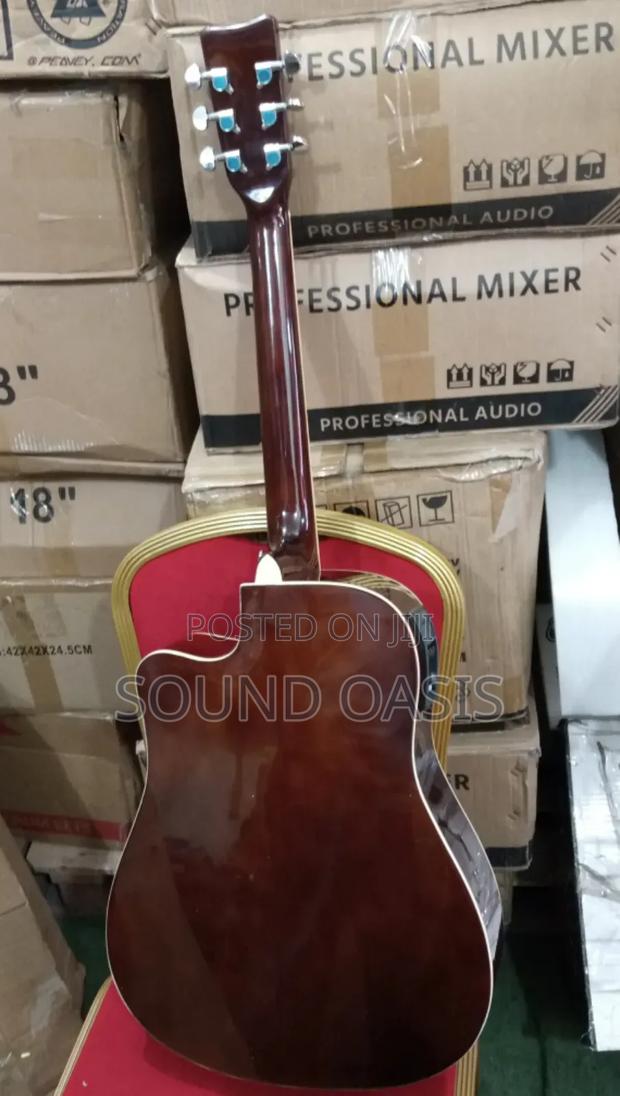 Yamaha Semi-Acoustic Guitar · Photo 3