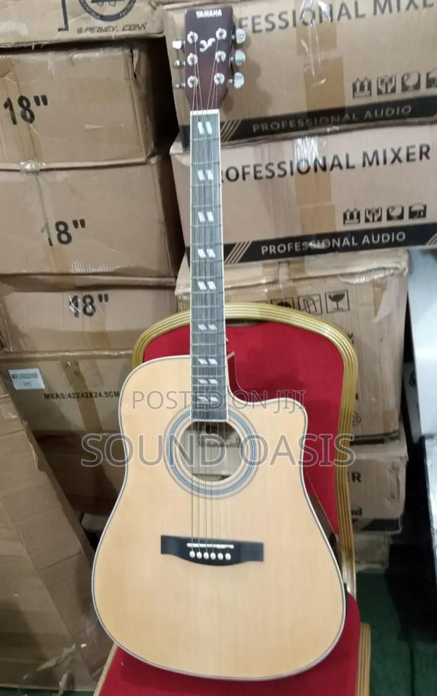 Yamaha Semi-Acoustic Guitar · Photo 1