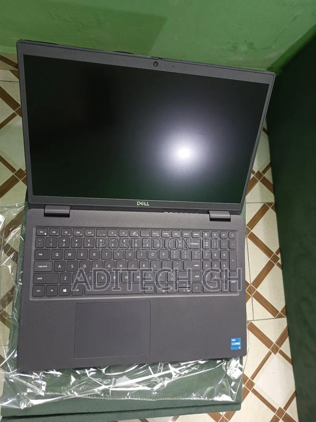 Laptop Dell Latitude 3520 16GB Intel Core i5 SSD 750GB · Photo 1