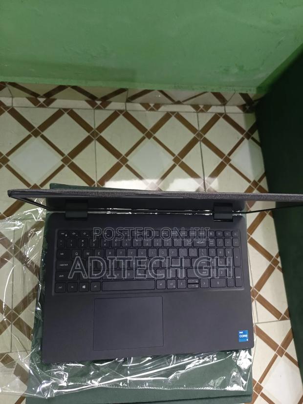 Laptop Dell Latitude 3520 16GB Intel Core i5 SSD 750GB · Photo 3