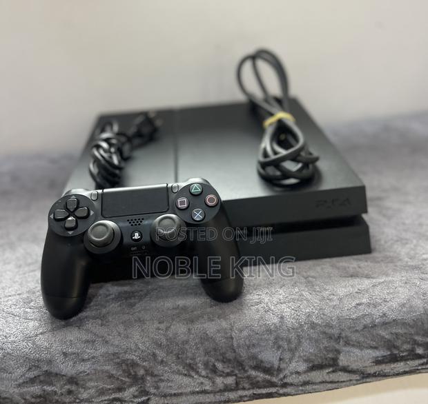 Playstation 4 Standard · Photo 1