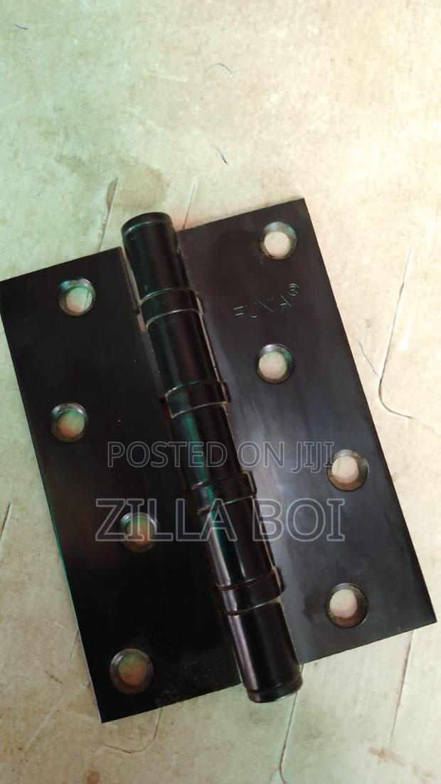 Door Hinges · Photo 2
