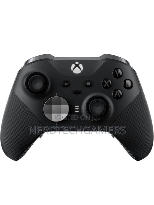 Xbox Elite Series 2 Core Wireless Gaming Controller – Black · Photo 2