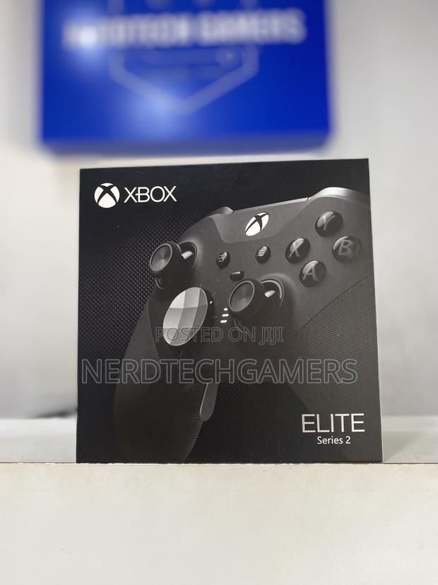 Xbox Elite Series 2 Core Wireless Gaming Controller – Black · Photo 1
