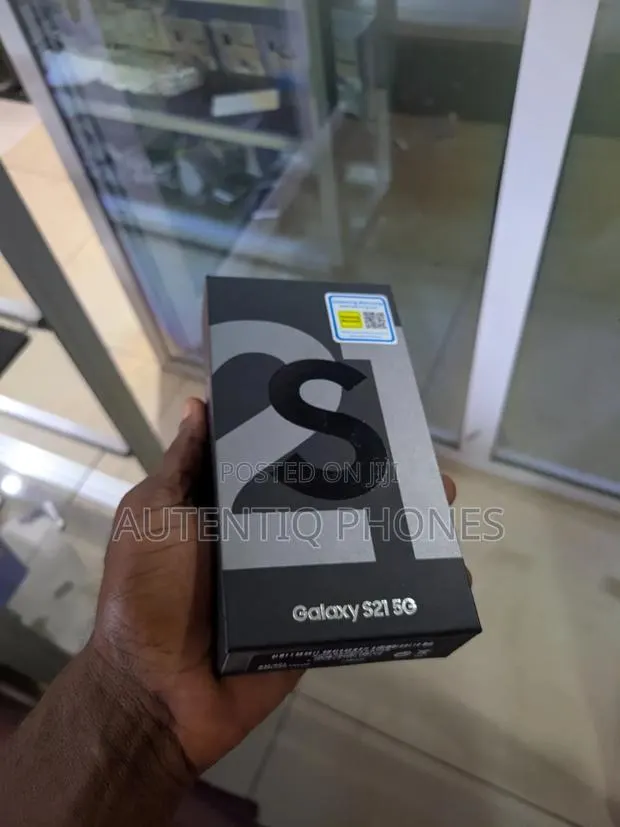 New Samsung Galaxy S21 5G 128 GB Silver · Photo 1
