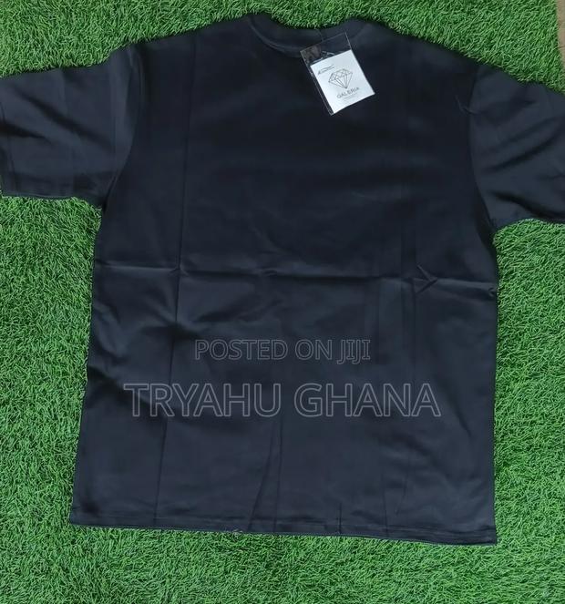 New Stock of Round-Neck Tops Get Yours Now for Your Fashion · Photo 2
