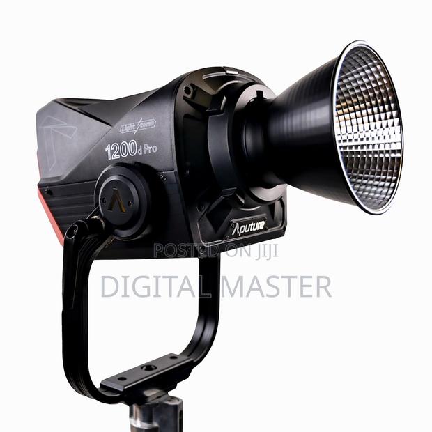 Aputure Ls 1200d Pro Led Light Kit · Photo 1