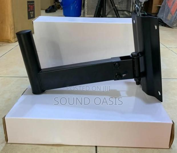 Wall Mount Stand · Photo 3