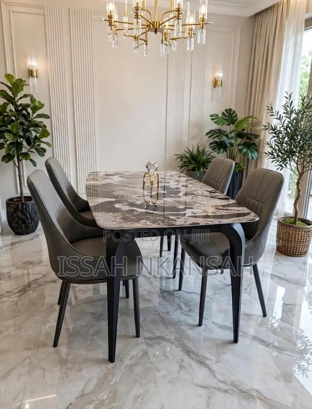 Dining Table · Photo 1