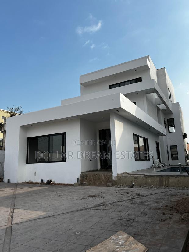 5bdrm Mansion in East Legon for sale · Photo 3