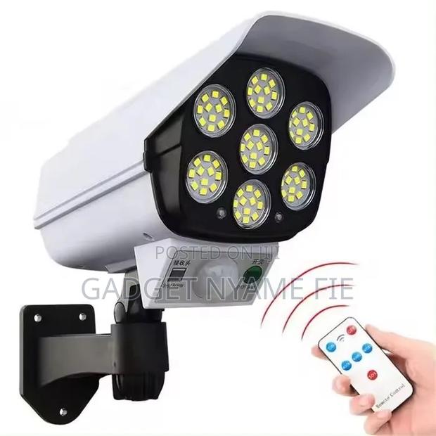 Outdoor Solar Lamp With Remote Control / Fake Camera · Photo 1