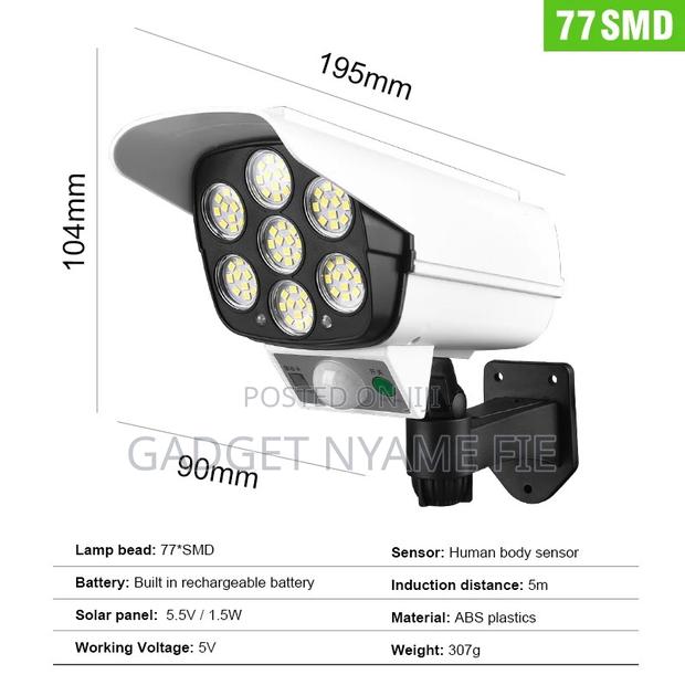 Outdoor Solar Lamp With Remote Control / Fake Camera · Photo 3