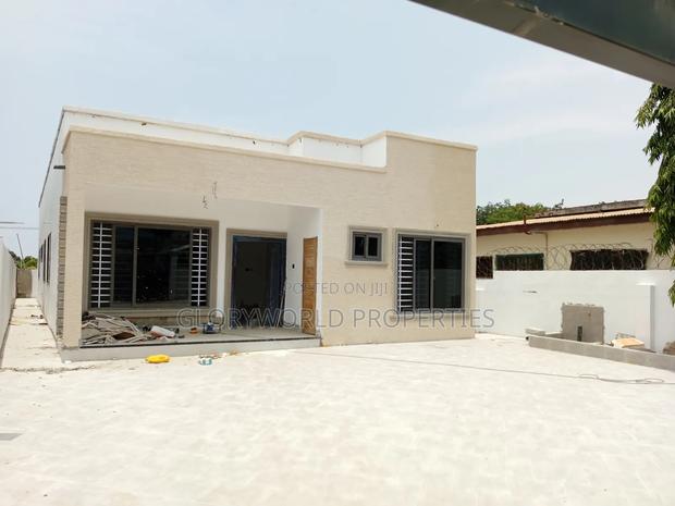 3bdrm House in Sakumono for sale · Photo 2