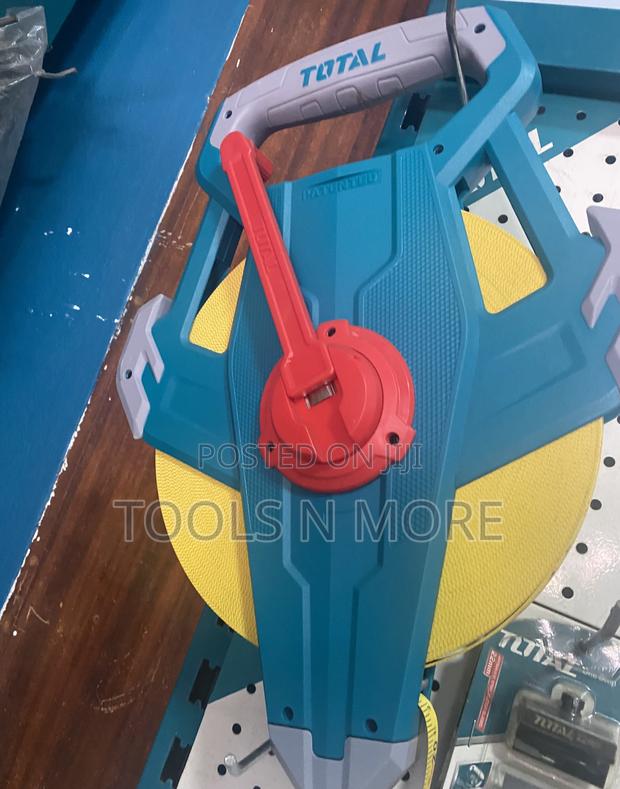 Total Fiberglass Measuring Tape 50m · Photo 1