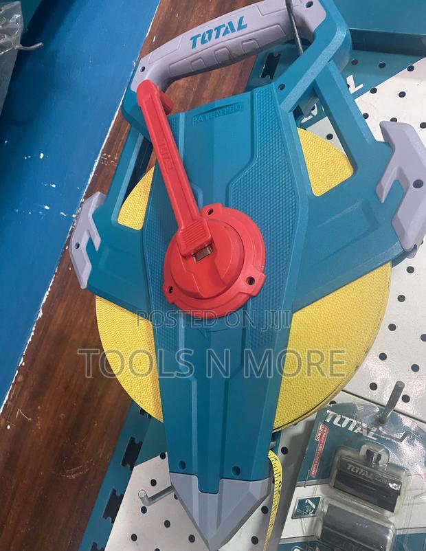 Total Fiberglass Measuring Tape 50m · Photo 2