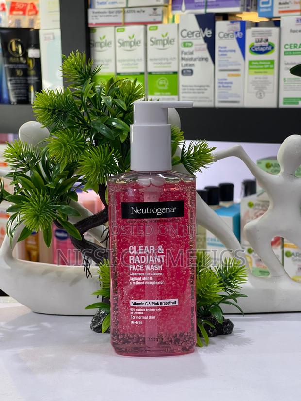 Neutrogena Clear and Radian Cleanser · Photo 1