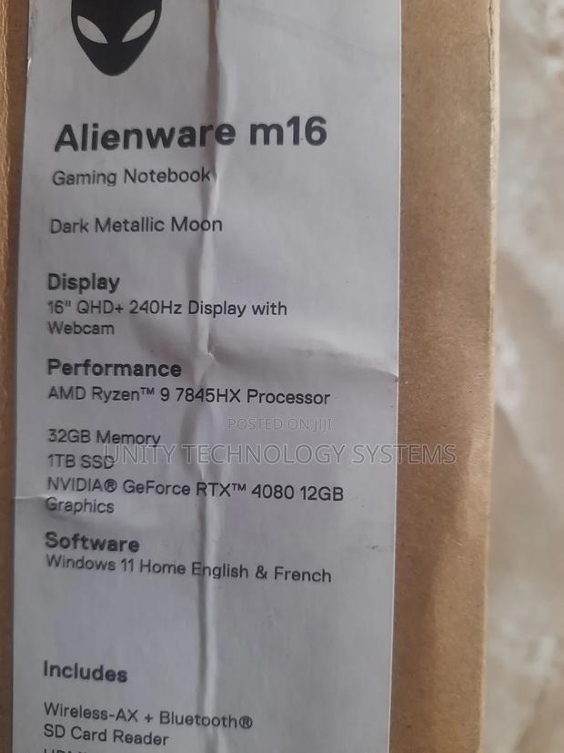 New Laptop Dell Alienware M16 32GB AMD Ryzen 9 SSD 1T · Photo 1