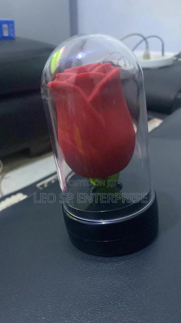 Rose 2 in 1 Licker and Sucker · Photo 2