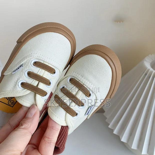 High Quality Shoes · Photo 3