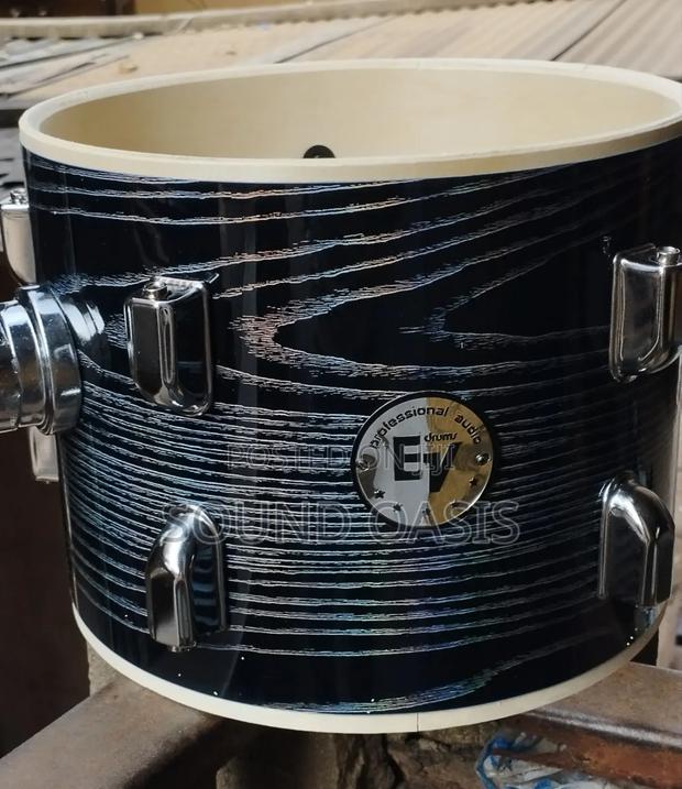 Electro-Voice 5-Piece Drumset (Silver Black Ash Colour) · Photo 1