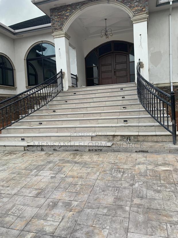 Professional Tiler Work.Steps · Photo 8