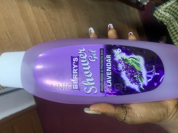 Perfumed Showergel Moisturizeprotect Skin, Clears Darkspots · Photo 4