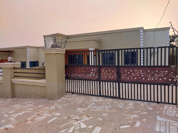 Furnished 4bdrm House in Kronum Top Boat, Kumasi Metropolitan for sale · Photo 1