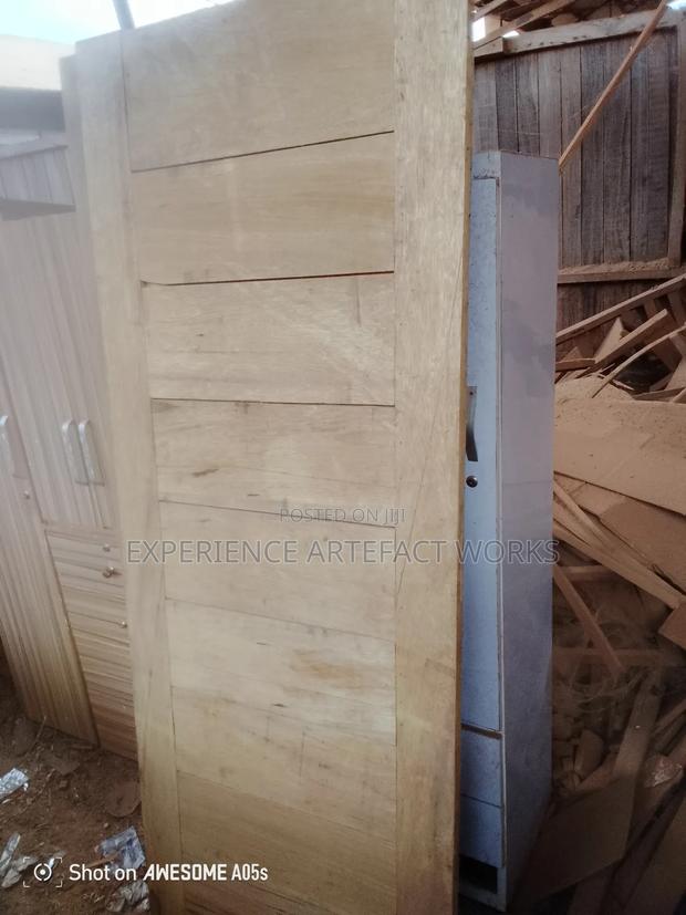Wooden Door · Photo 1