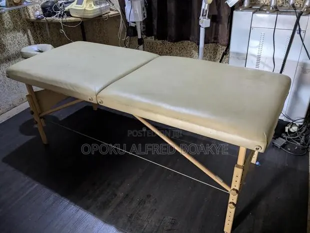 Massage and Facial Bed · Photo 1