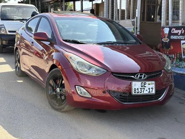 Hyundai Elantra 2013 Red · Photo 2