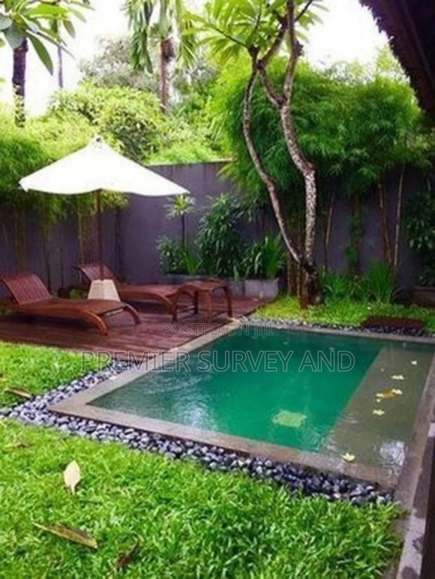High Quality Swimming Pool Installation · Photo 3