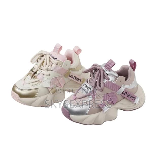 Beautiful Girls Sneakers · Photo 1