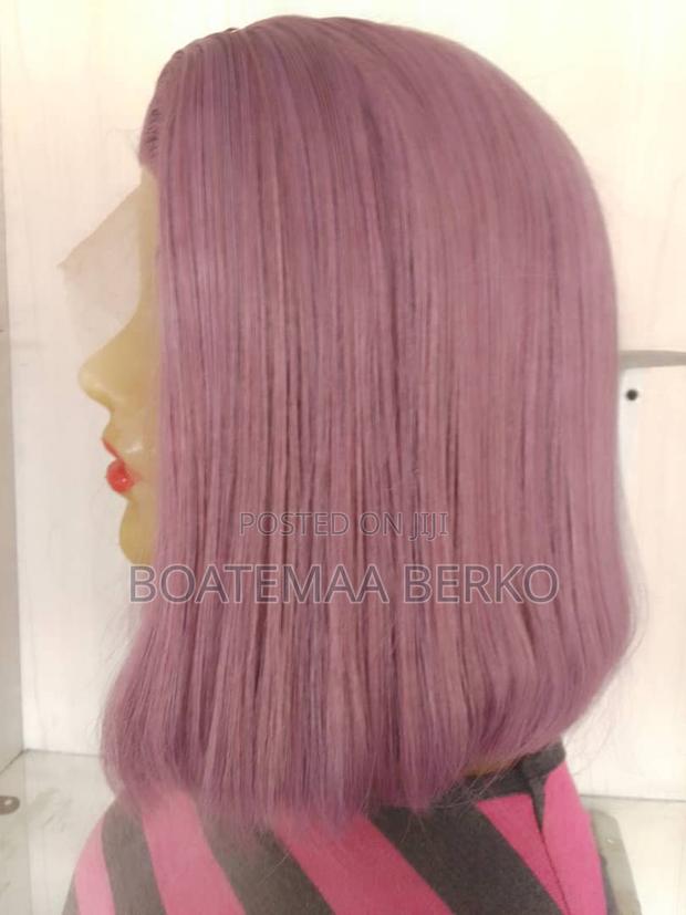 Purple Coloured Full Frontal Lace Wig · Photo 2