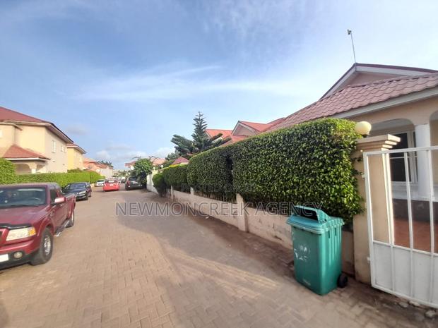 Furnished 3bdrm Duplex in Gated Est.Spintex., Accra Metropolitan · Photo 7