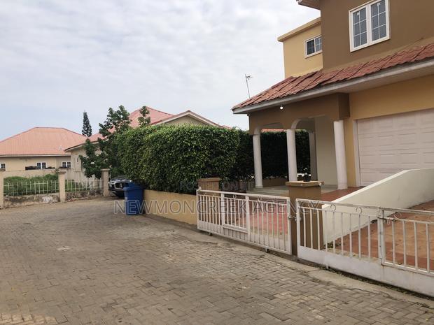 Furnished 3bdrm Duplex in Gated Est.Spintex., Accra Metropolitan · Photo 8