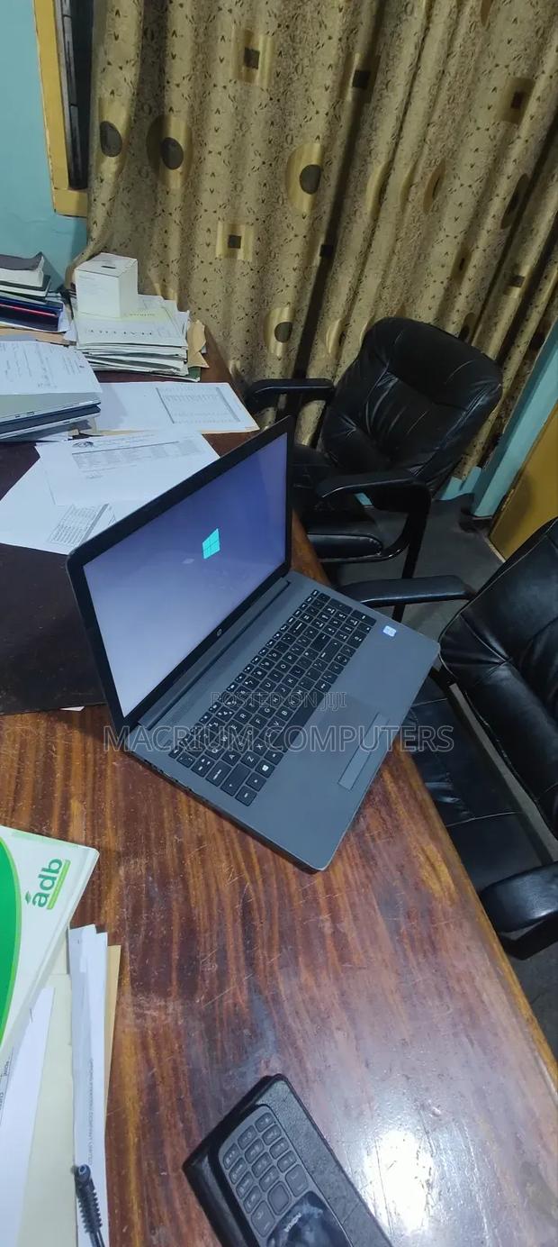 Laptop HP 250 G7 8GB Intel Core i5 SSD 256GB · Photo 3