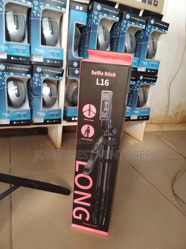 Brand New L16 Selfie Stick Phone Stand · Photo 2